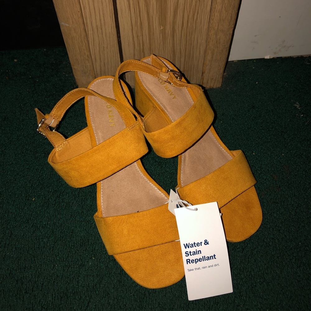Old navy sandals